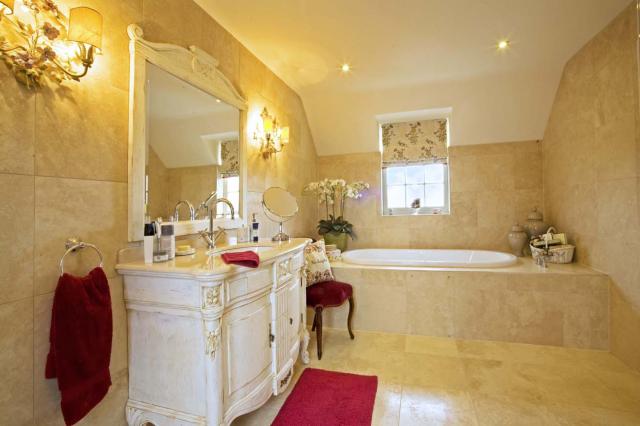 MASTER-EN-SUITE_BATHROOM-1.jpg